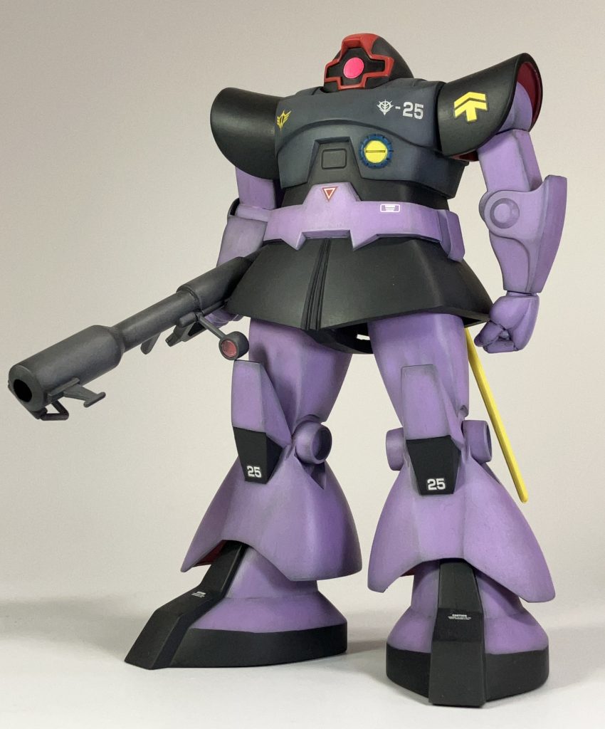 旧キットの定番、針金線接続で作っていますバズーカを違和感なく持たせるのに苦労しました