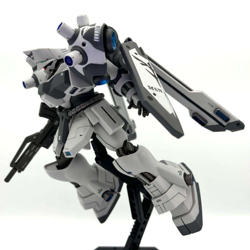 とはいえ、時間も予算もない私めなので余剰パーツと改造パーツ等を駆使、スジボリにも初挑戦したりで試行錯誤の日々でした。