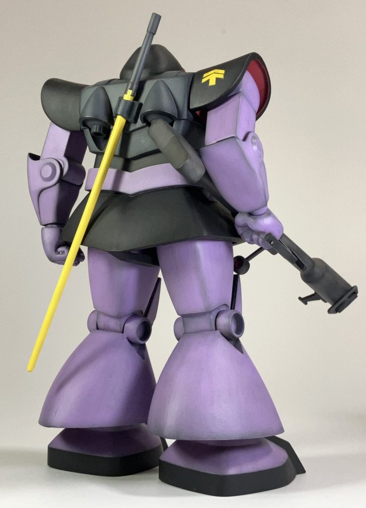 背面キットはリックドム表記ですが、ドムっぽい感じです今でいうスラスターとかスカートとかの微妙な違いは、発売当時はなかったのかな