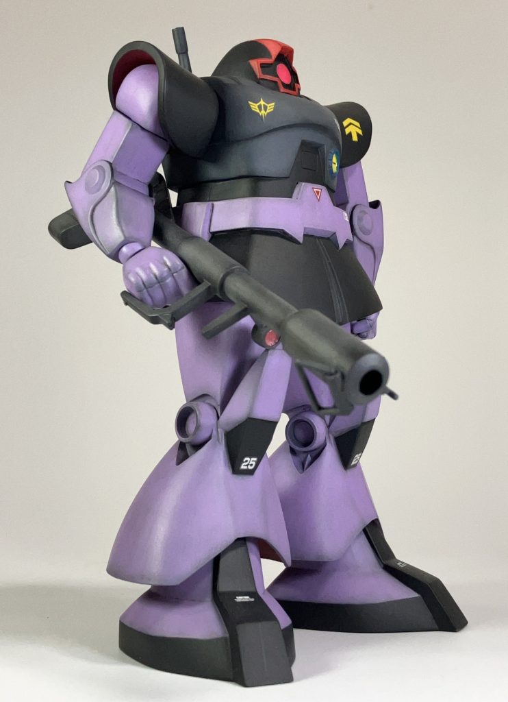 塗装は黒立ち上げのグラデーション塗装で塗っていきました