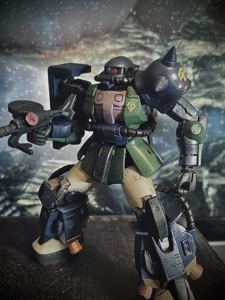 RGは老眼故に避けてきました。案の定、パーツポロリ😢、どこ行ったー！また、可動部もゆるゆる‥や破損も‥。ちまちまアレコレ‥。しかし！さすがRGです！塗装して完成してみると、むふふ‥^_^ 良いですねー。