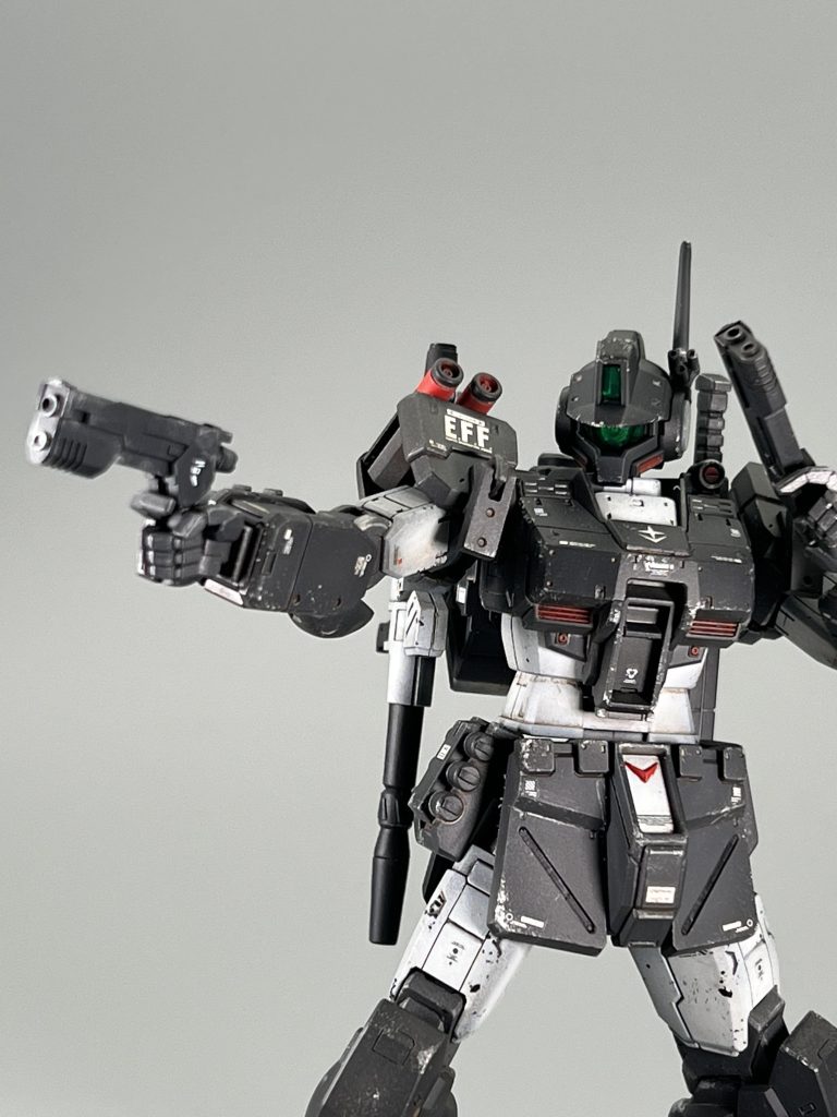 ハンド・ビーム・ガンはもちろん両手装備可能。