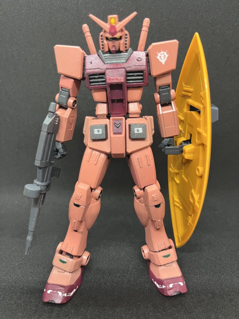 全身はこんな感じです。盾は消耗品なので、ガンダムの盾からゲルググの盾へ変更しています。