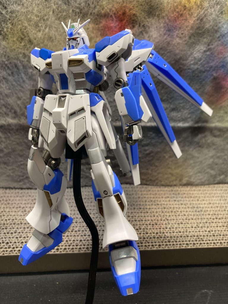 今回初めての塗装環境での制作でしたが、楽しく制作出来た半面色々課題も出てきました。表面処理を怠ったが故の一部塗装剥げや、テトロンシールが一部剥がれてしまっていたり、ほかにも完成後にこうすればよかった等いろいろ思うところがあります。次回の制作では、今回の反省を生かしてよりかっこよく、より作品としてキレイに仕上げられたらいいなと思います。次回の投稿がありましたら、また見て頂けるとありがたいです。以上、ここまで閲覧ありがとうございました。