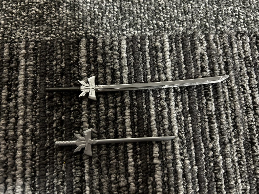 剣のグリップの太さが違ったんでついでにボンドと針金みたいなやつで作成かなり長くなりました