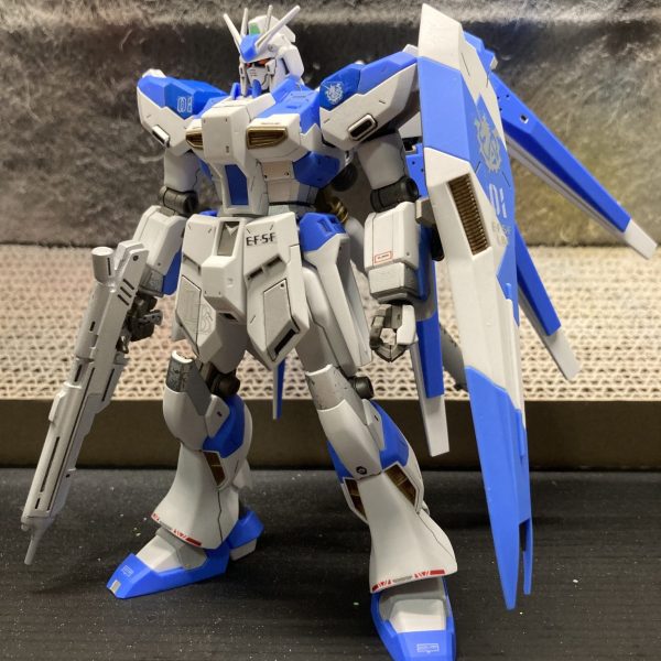 Amazon.co.jp: HGUC ν 塗装完成品 アクリル台座付き : おもちゃ