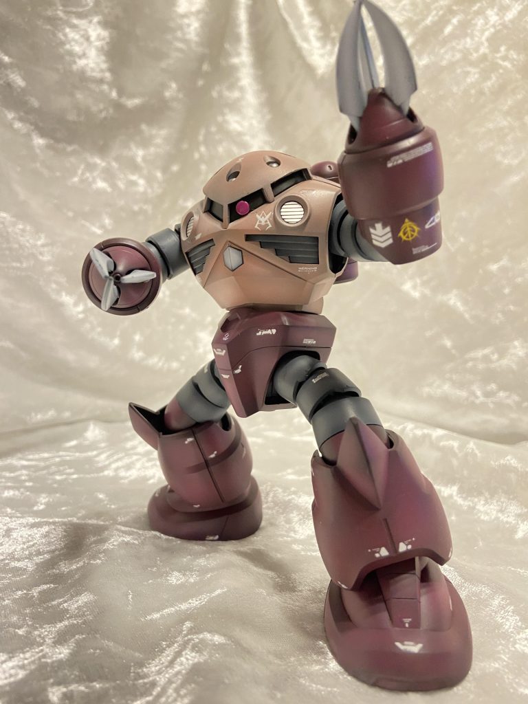 これといっていじったところはありませんがモノアイをマグネットで可動できるようにしました。