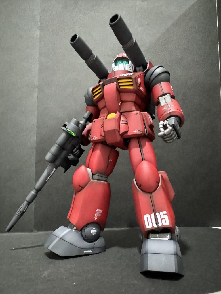 顔のゴーグルみたいな部分を後ハメしたら内側がパキッと逝ってしまい、首がプランプランになってしまい…岩場に寝そべったキャノン発射ポーズは断念しました。ご観覧ありがとうございました😊