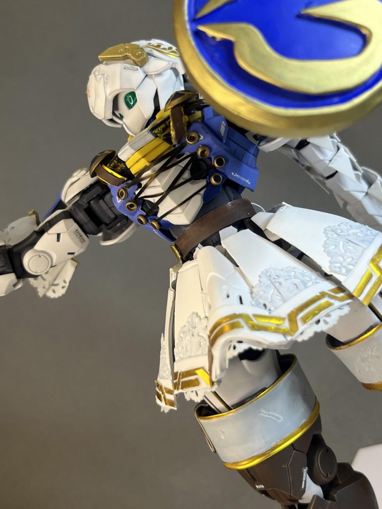 MGや1/100サイズのガンプラにアチェルビーヘッドをつけると等身が下がってカワイイ雰囲気になるということを今回発見しました。ガンダムのヘッドって人間におきかえるとありえないくらい小さいんですねぇ。
