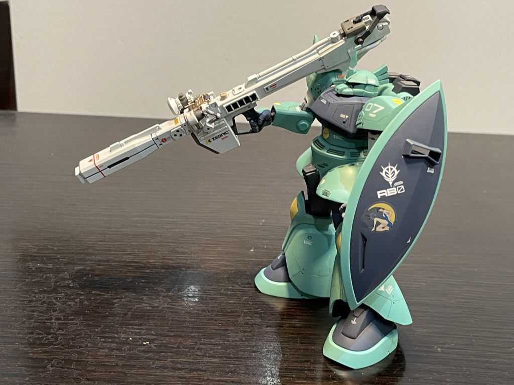 シールドのガールデカールはメガロザマックのデカールを使用しました