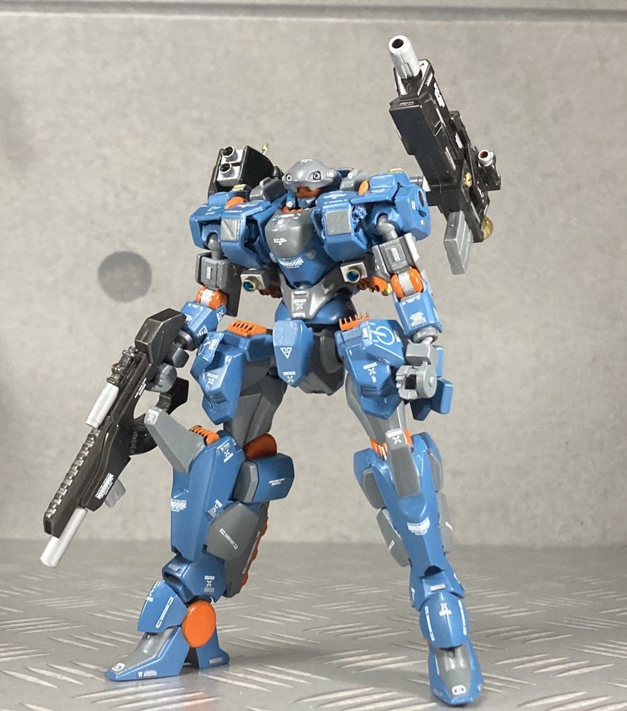 メインアームをパージする事で継戦が可能