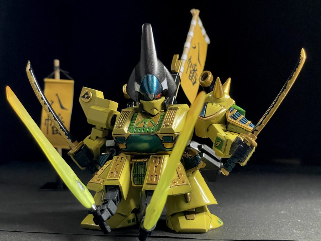 隠し腕を展開した四刀流の構え