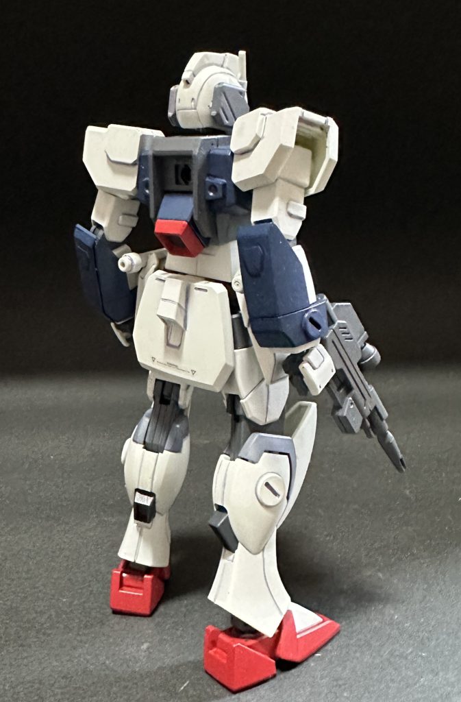 ガイドに沿って全塗装。こういう薄いアイボリーとかライトグリーンって色を作るのがたのしいです。