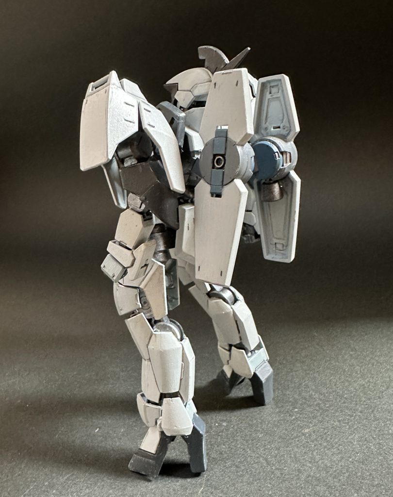 地上で運用されていた機体のイメージで、アニメよりもかさっとした感じで着彩してみました。