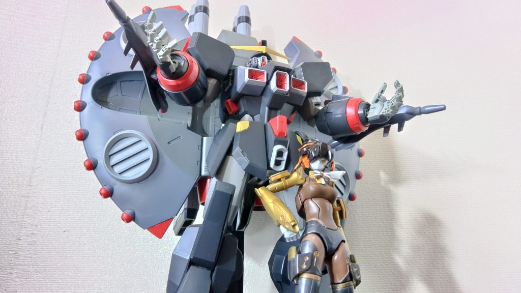 レイアには豊かなボディの妹がいるのだが、さすがに再現できなかったので近くにあったデストロイで代用しています。