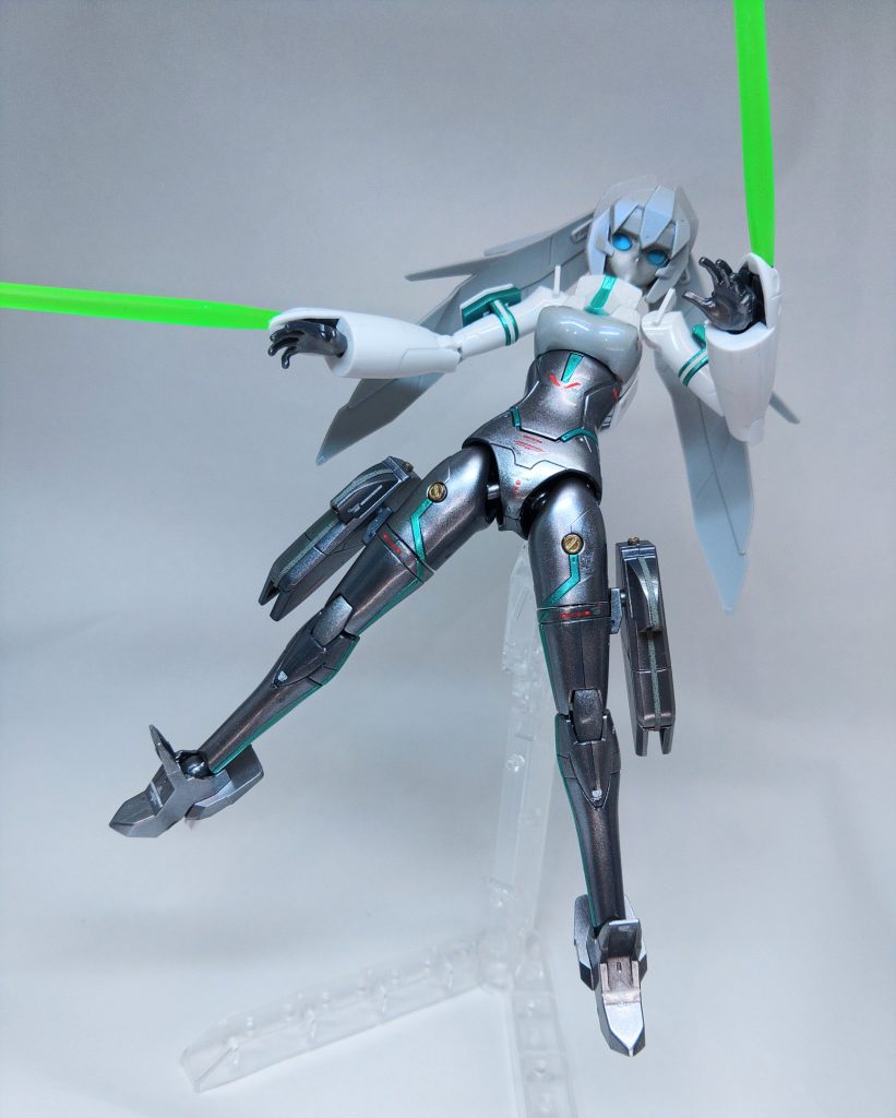 通常フェイスマスクはなんとなくシルバーで塗りたくなるもの。