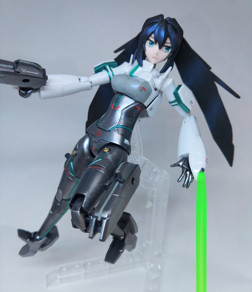 ハンドガン+ビームサーベル装備ビームシールドがF91と同規格なのがなかなか良いです。