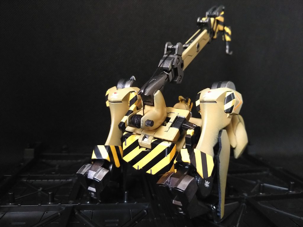 ファラクトは爪先踵の間接が緩々なのが悲しい。クレーンアームの架台はデミ腰、巻き上げ機構はミカエリスの腕を使用してます。