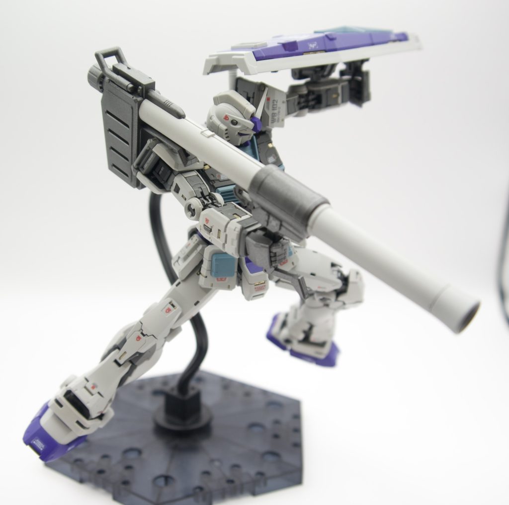 箱の横写真参考にポーズ