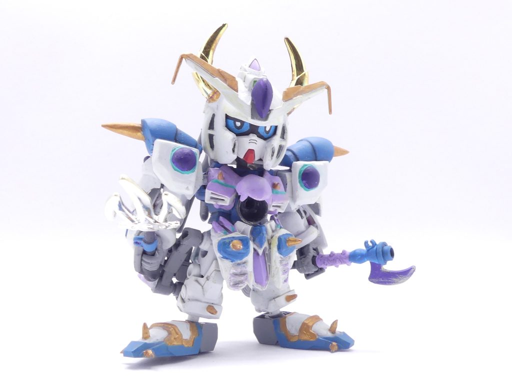 その前にフォーミュラル一族：「ガンドランダーＩＩＩ」に登場するガンダムＦ９０をモチーフにした一族。作中では６人（Ｆ９０のミッションパックがモチーフ）が登場し、伝説のアイテムを守護していた。それぞれが機竜士（メタルファイター）であり、対応するガンドラゴンと合体（ドラゴンフュージョン）することにより神竜士（ゴッドファイター）となる。合体後は１００倍のパワーを持つ。･･･これ主役級はさらに２００倍とか３００倍とかなるので･･････というどマイナーキャラです。現行ＳＤにはＦ９０はおろかＦ９１もいないので、ベンジャミンとエドワードをベースにいろんなキットから持ってきて全身を作り起こし。頭部の角はムシャサイコガンダムです。