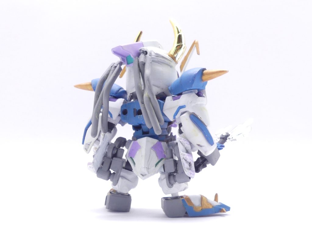 Ｆ９０AtoZプロジェクト：そんなガンダムＦ９０にも近年新たな展開が訪れた。元々ガンダムＦ９０にはＡからＺまでの２６のミッションパックが存在することになっていたが、それら全て、特に未設定だった物を大河原邦夫氏の協力で再設定することになったのだ。ＭＧによるプラモ化（プレミアムバンダイ）と漫画展開が中心。現在プロジェクトはほぼ完走され、謎に包まれていたガンダムＦ９０の実体が明らかになりつつある･･･要するに、Ｆ９０の可能性は「今だからこそ」無限大なのである。後ろから。思えば当時プラモとして立体化されていなかったマリンもいたのよねフォーミュラル一族。筆者が選んだのはアップリフト（Ｆ９０Ｕ）。大気圏脱出用パックです。まぁこの時点ではフォーミュラル一族としての基本形態を維持しつつ筆者なりのエバーランドスタイルになるわけですが。