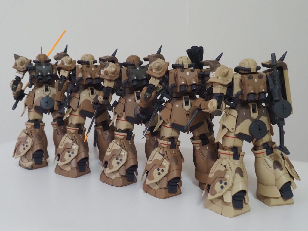 迷彩塗装は手間を掛けた分、出来上がったときの満足感は何とも言えず、だんだん病みつきになってしまいました(zaku-kao5)