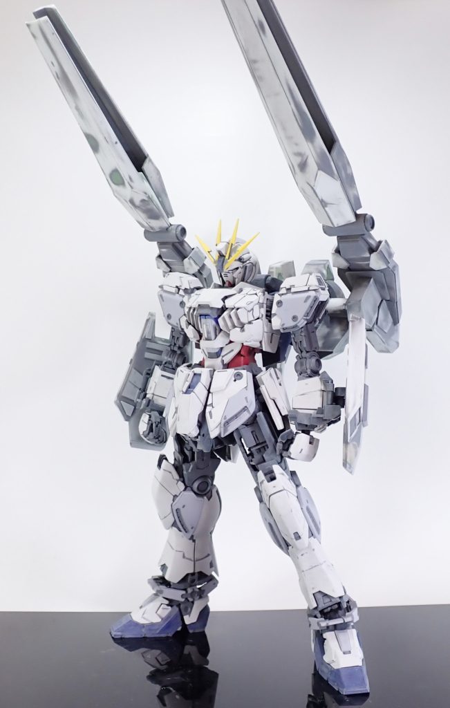 製作途中本体は首を延長、アゴをプラ板で形状変更しました。