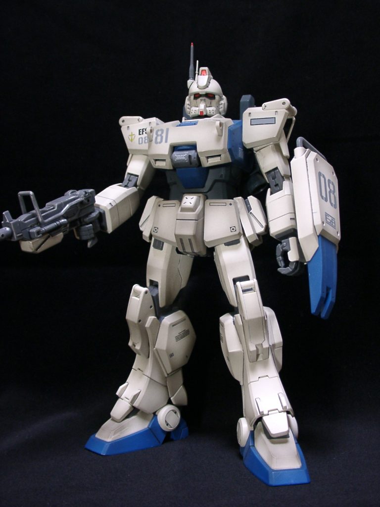 塗装は、ほぼ成形色でシャドーを入れただけだったと思います。