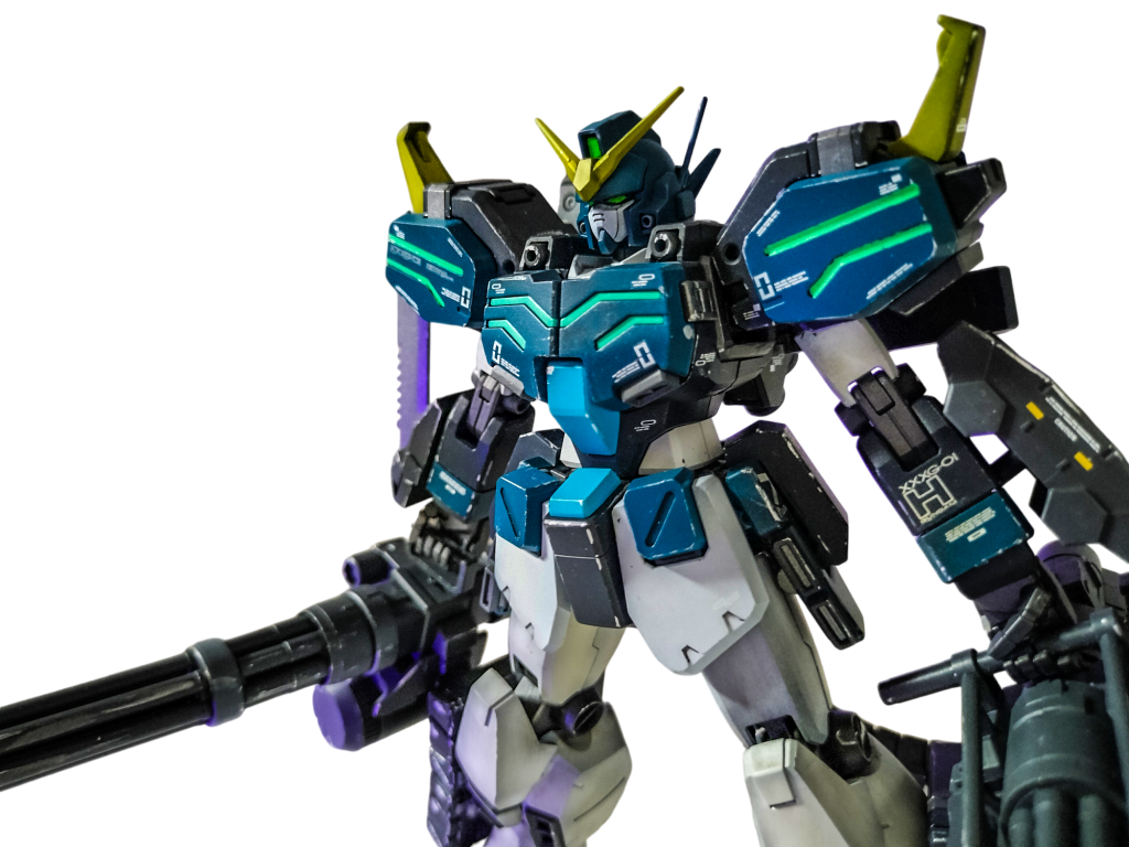 全てガイアのサーフェーサーEVOブラックを下地にし、グラデーション塗装をしていきました。黄色部はもう少し明るくてもよかったかと反省。関節にドライブラシ、装甲にはチッピングを施しました。