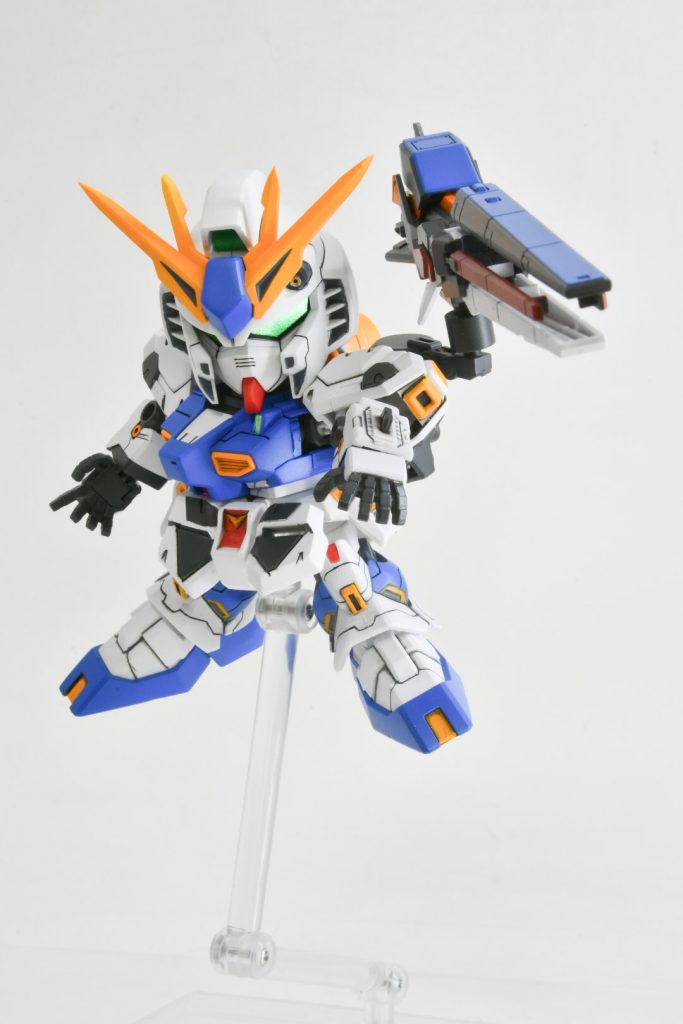 脚の付け根は、1mmほど下へ移動しました