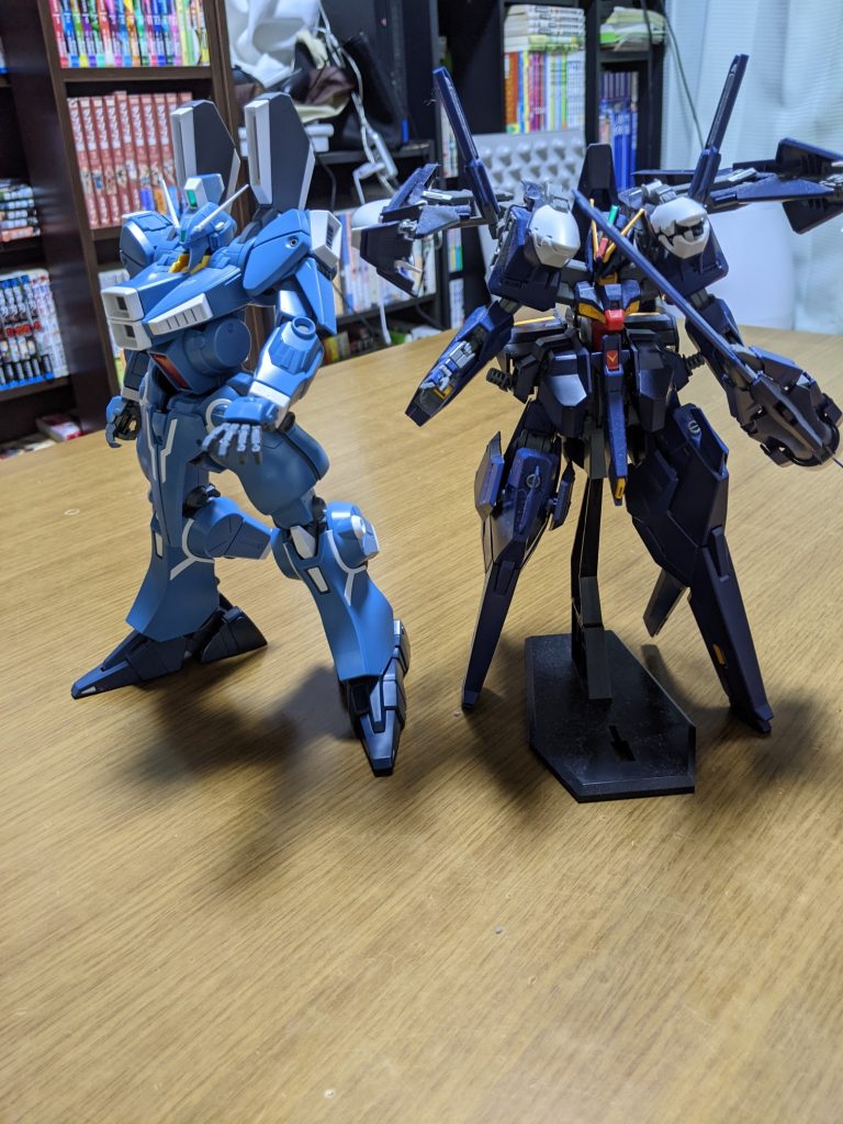 18m級のMGよりデカいHGです。20m超級のMGガンダムmk-Vとの比較でもわかりますがデカい!デカすぎる!!ちなみにキットはかなりスケールオーバーで、実際は20m超級のマシンで、Ex-Sガンダムとほぼ同じ大きさのようです。バーベインのキット化などの際にはスケールを合わせたver.2とか期待したいところ! 藤岡建機先生の膝立ちイラスト再現できるハイゼンスレイIIとかみなさん最高じゃないですかね?
