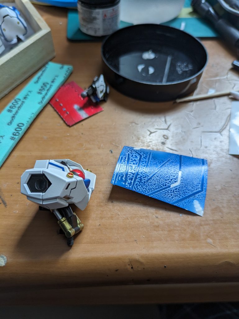 マスキングではなく塗装したシールを張って作ってます