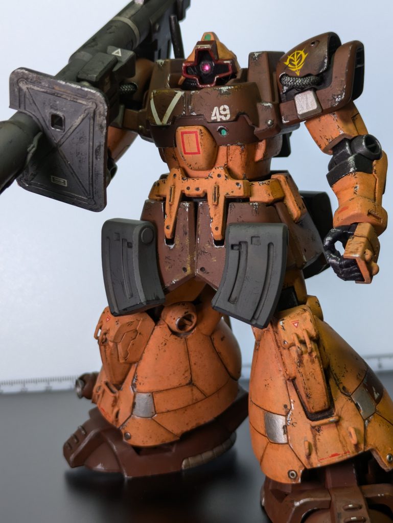 ずっしりとした印象が格好良いですね~さすがはドム。ただ全体の印象が赤味に寄りすぎたかもしれません。明るい部分はもう少し黄味を強くしたほうが良かったかも。