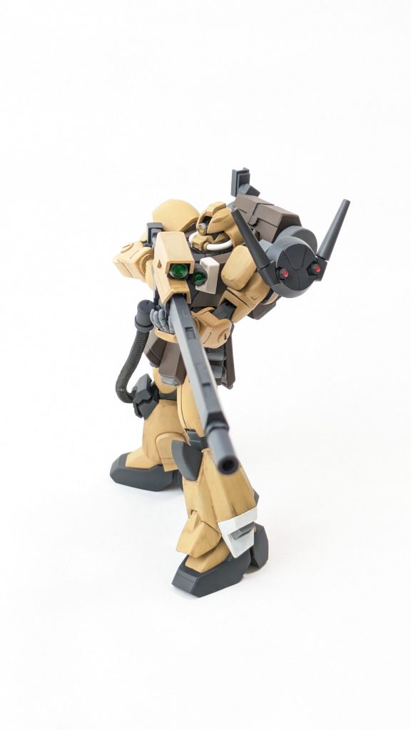 頭部メインカメラ、ライフルのセンサー、左肩センサーのクリアパーツはUVレジンで作成