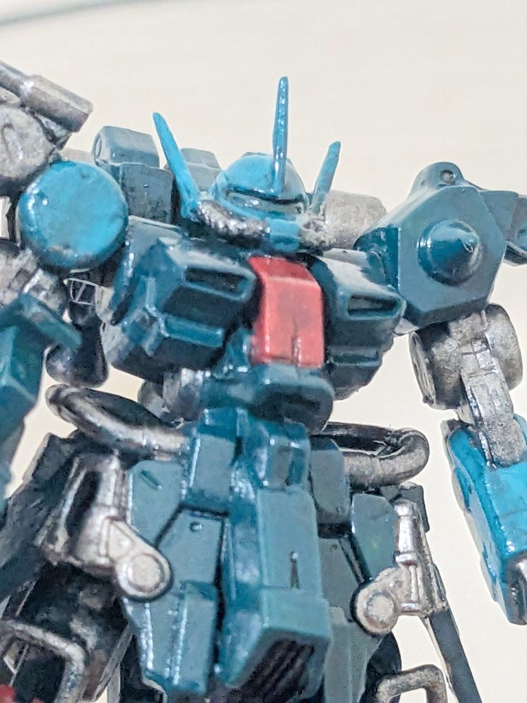 このサイズだと目を入れるか悩みますね。他の人の作例を参考にしたいですね。