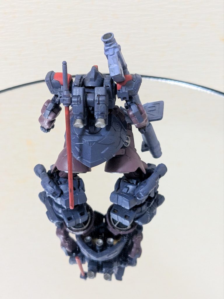 武装はシンプルですがヒートサーベルが特徴的ですね。