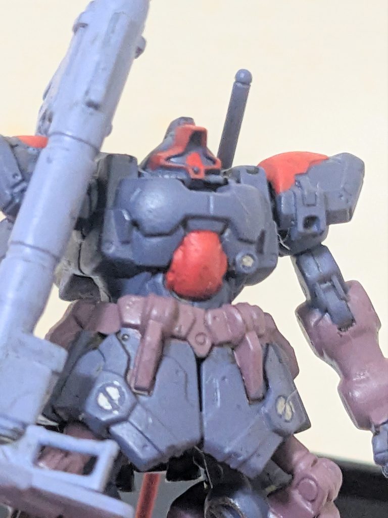 これも結構前に作ったので完成品しかありません。今回はモノアイを入れてみましたが、もっと薄いピンクにすればよかったかも。