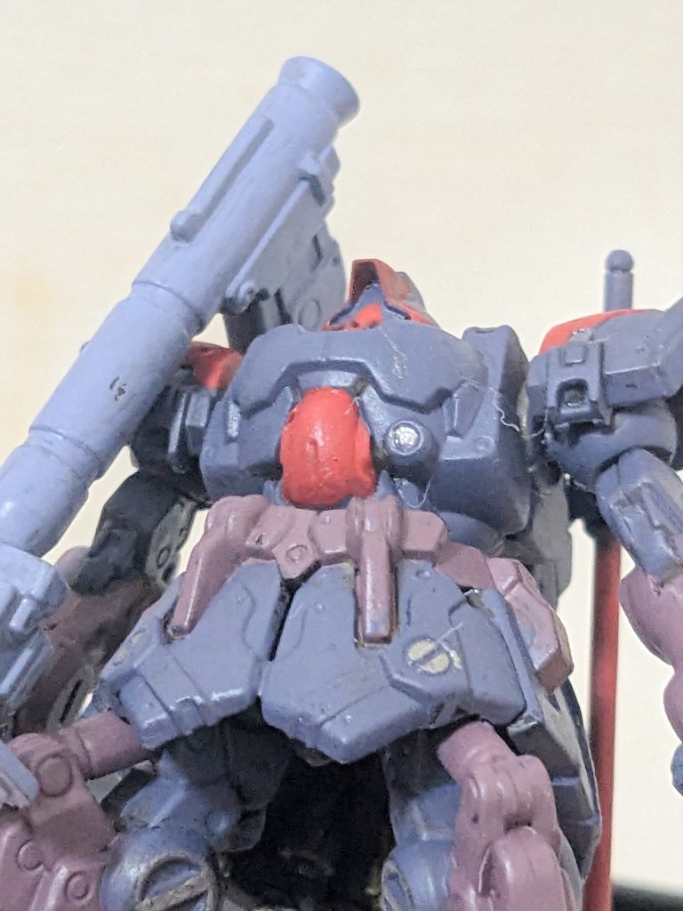 あ、よく見るとホコリが目立つ・・・。ケースに入れてたのにな。アーティファクトのサイズだと小さいホコリでも大きく見えますね。