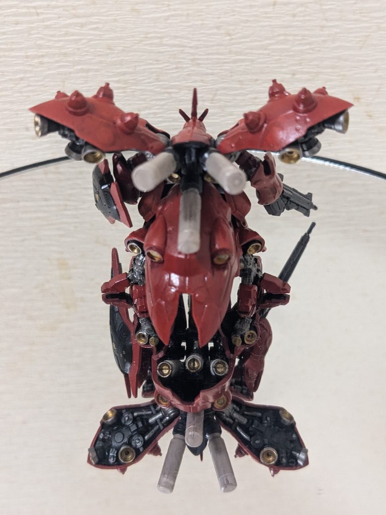 バックショットも、こうして鏡の上だと各種バーニアまで見れて良いですよね。