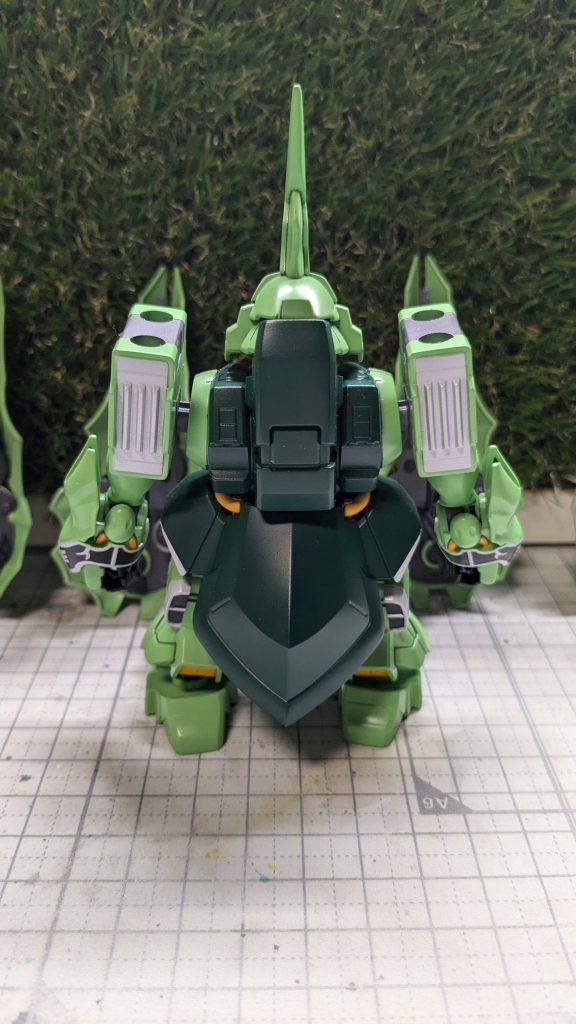 後ろから。