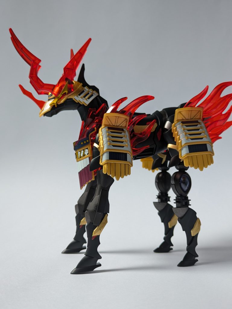 軍馬の頭は差し替え軍馬の脚を延長して、SDからリアル体型に近づけています。なんとなくでOK、脚線美は求めていません、ケンタウロスにしたいだけ!!