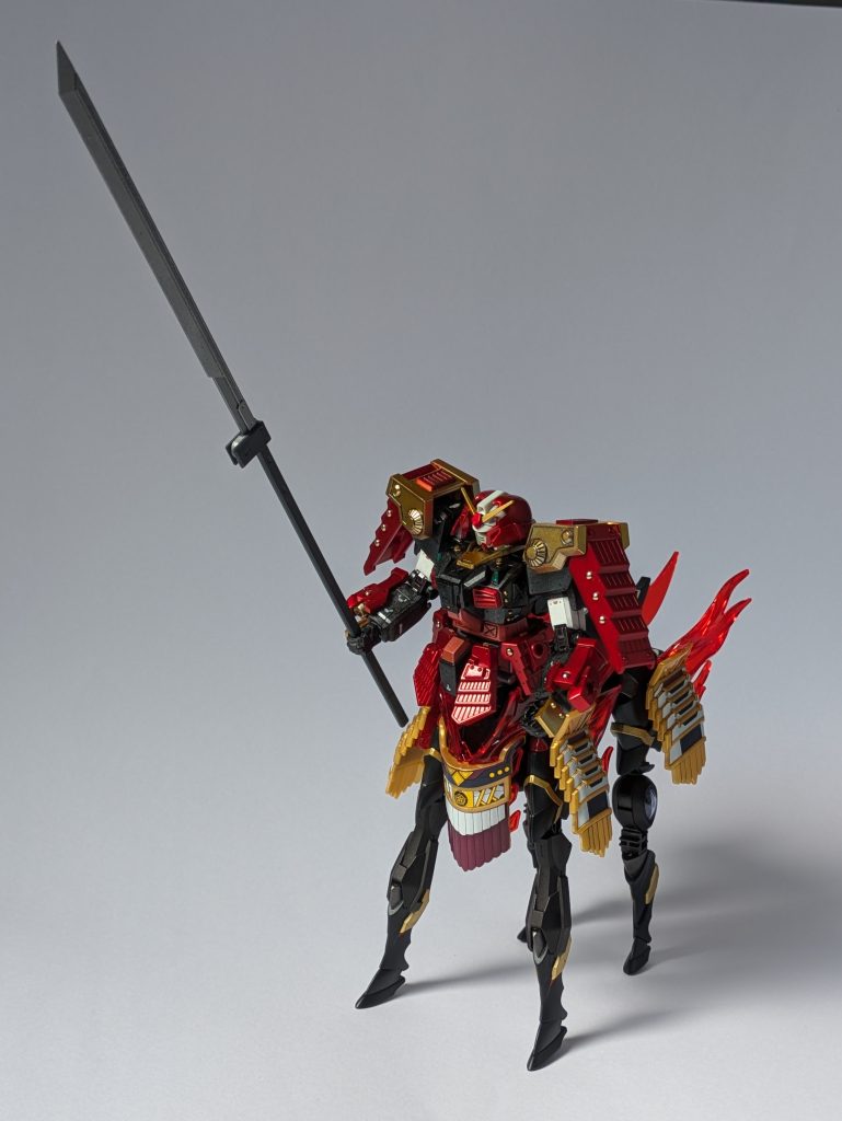 「このガンダムと騎馬メカは合体システムを持ってるわ」