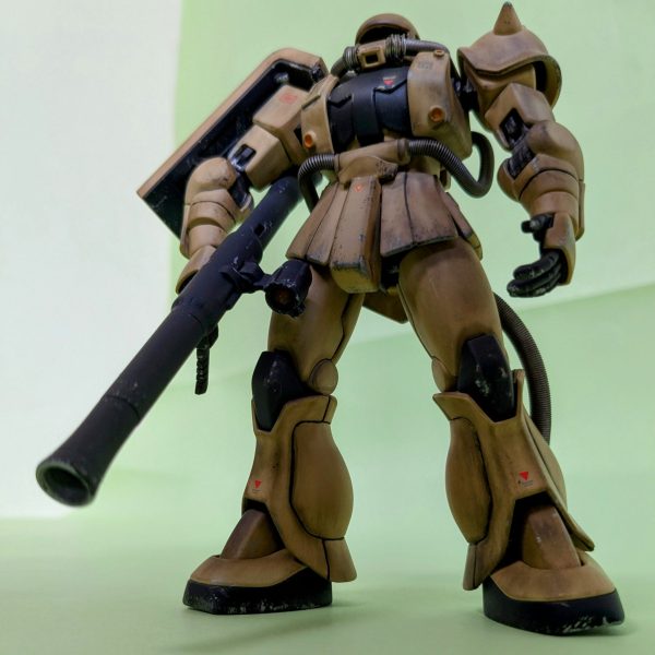 30数年ぶりのプラモ製作　　第一弾ザクII局地戦仕様