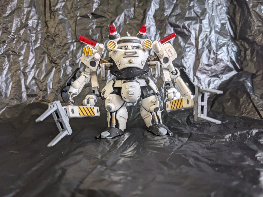 これによりいちいち付け替えることなく両方にアームの特性を使用出来、災害時などにはボタン一つでモードを変えることにより汎用性を向上させている。ただし、システムの関係上、使用時はどちらか一つのモードでしか使えず、４本の腕を同時に使うことはできない。これはのちに逆輸入のような形でドラッケンEに組み込まれ、正式採用された。