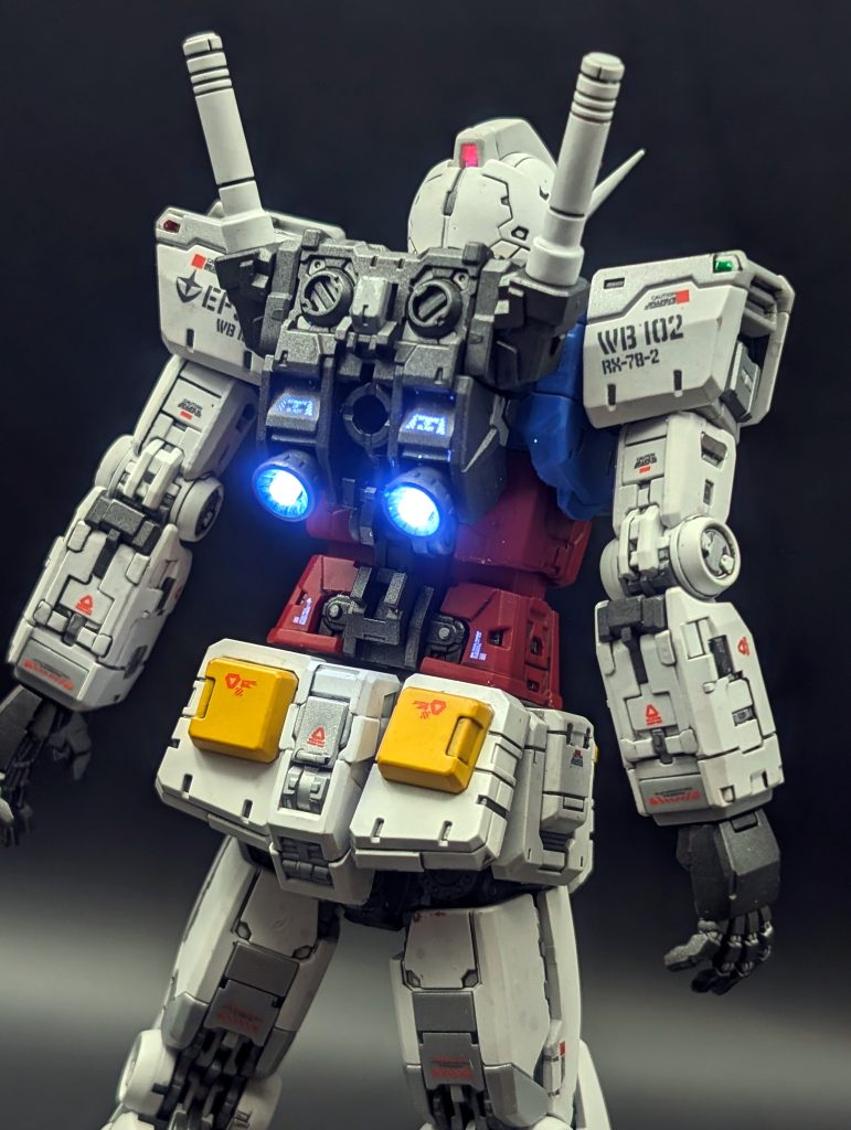 バーニア内部はパイプを切断してディティールアップ蛍光クリアで塗装してみました