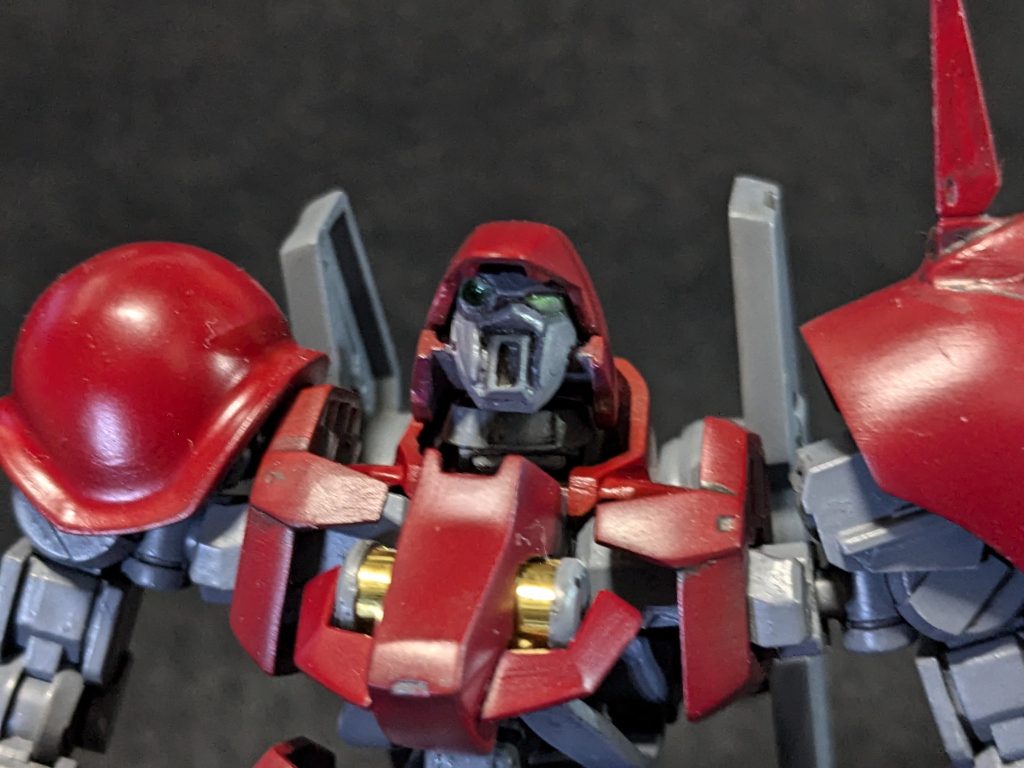 ダインの最大の特徴である左右非対称のお顔。