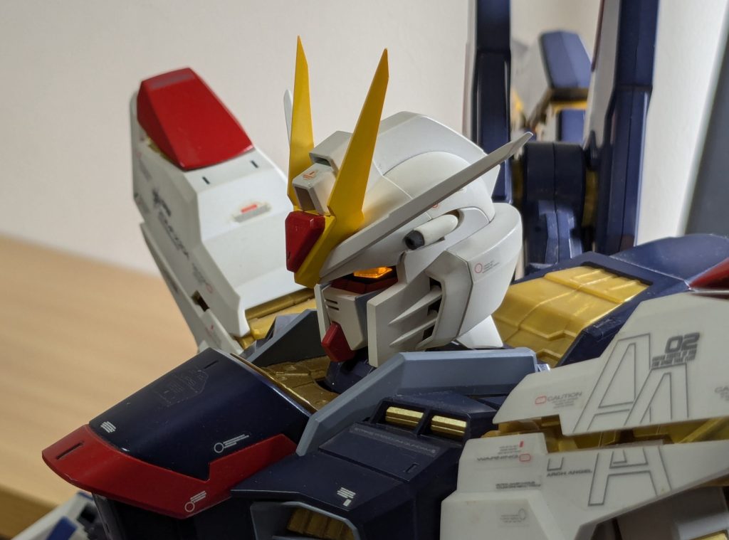 頭部を後方へ少し移動させる事ができるようにしました。全体で見た時に少し小顔効果があって私好みに〜