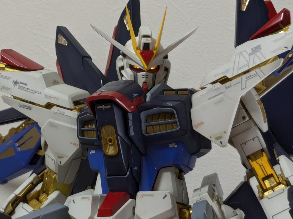 流石に全体に黄ばみがかって、マーキングシールやデカールもチョッピリ残念な状態…でもちょっと味出た感もありカッコイイと捉える事にする🥸