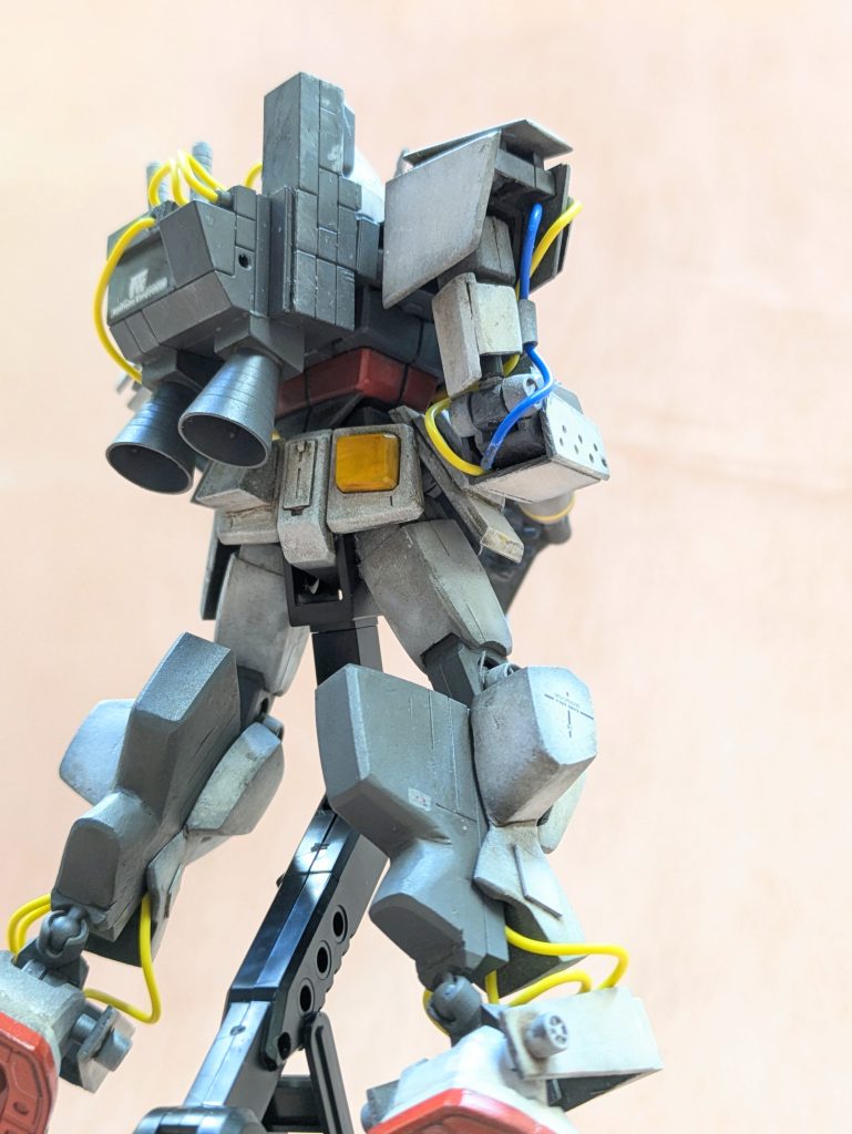 脚、バックパックはいつものように100円SHOPのブロックで製作。今回は話の種になるように、表面処理等せずにブロックそのままです。