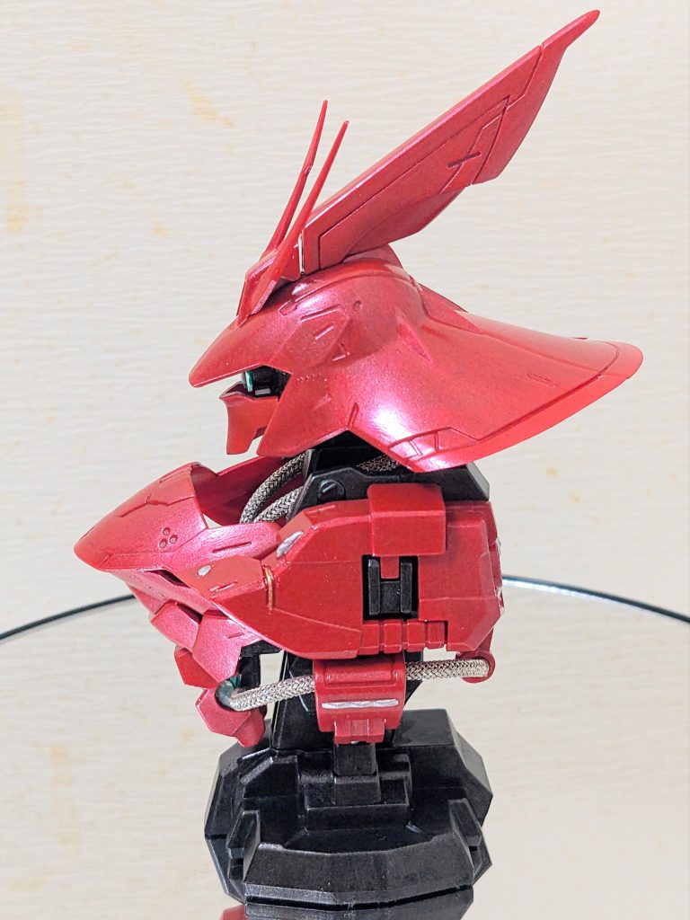 メッシュパイプは初めて使ってみましたが、思ったよりいい感じでした。2.6mmのものを使ってますが、端がほつれないようにレジンで固めてます。
